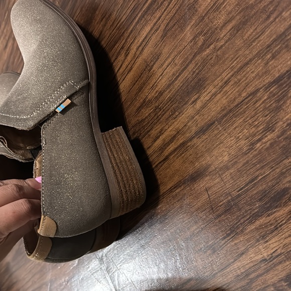 EUC Toms Women’s booties 👢 - Picture 6 of 6